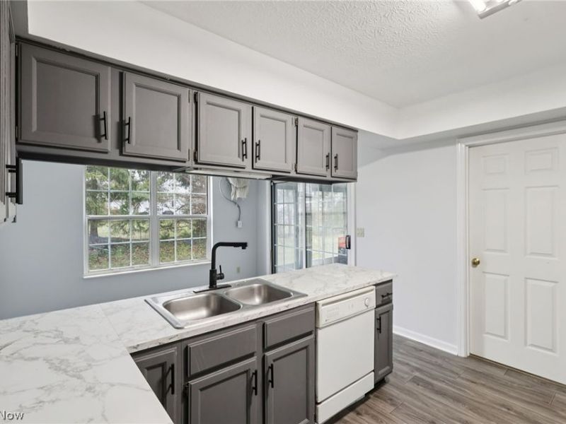 14459 Fullers Lane , Strongsville, OH 44149 Photo 16