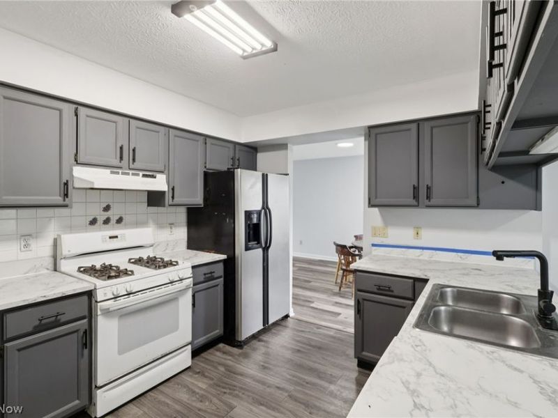 14459 Fullers Lane , Strongsville, OH 44149 Photo 18