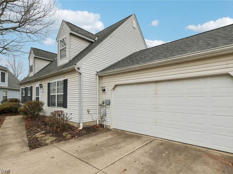 14459 Fullers Lane , Strongsville, OH 44149 Photo 3