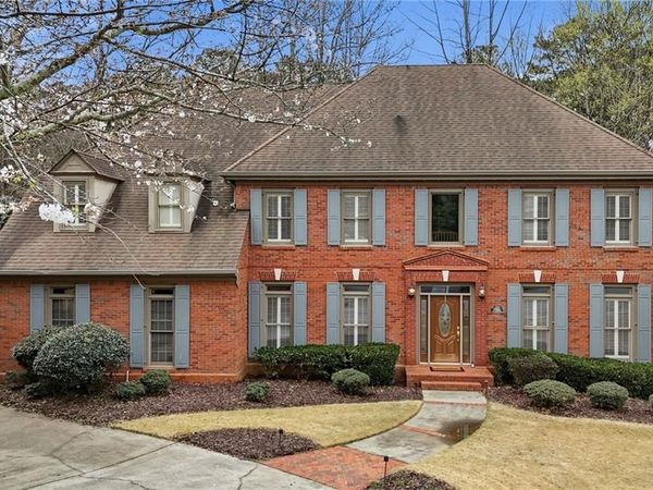 2910 Leeds Garden Lane, Alpharetta, GA 30022