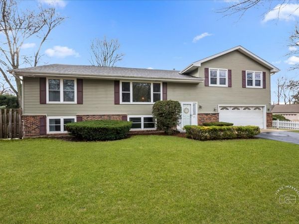 701 Viking Drive, Batavia, IL 60510