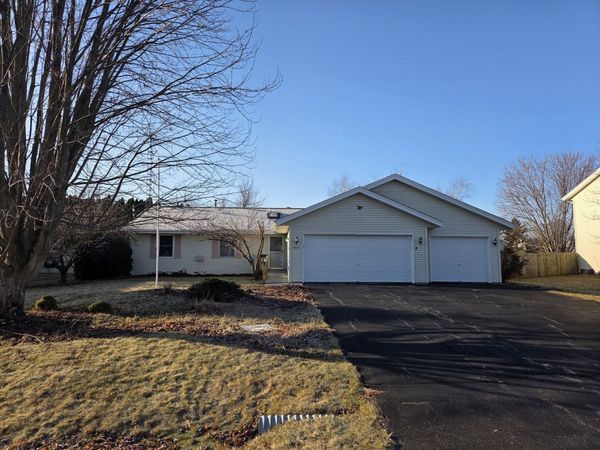 5836 LONGEST Drive, South Beloit, IL 61080