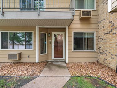 2260 Ridge Drive, Unit 12, Saint Louis Park, MN 55416