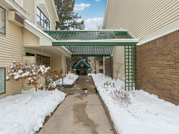 7631 Edinborough Way, Unit 5216, Edina, MN 55435