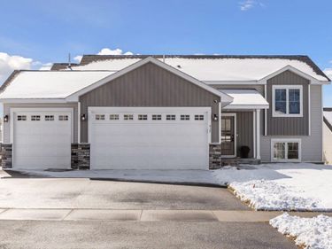 417 Eagle Street NW, Isanti, MN 55040