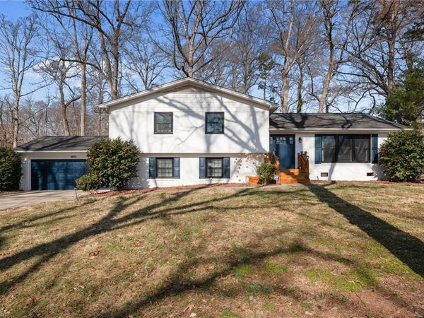 4902 Forest Oaks Drive , Greensboro, NC 27406