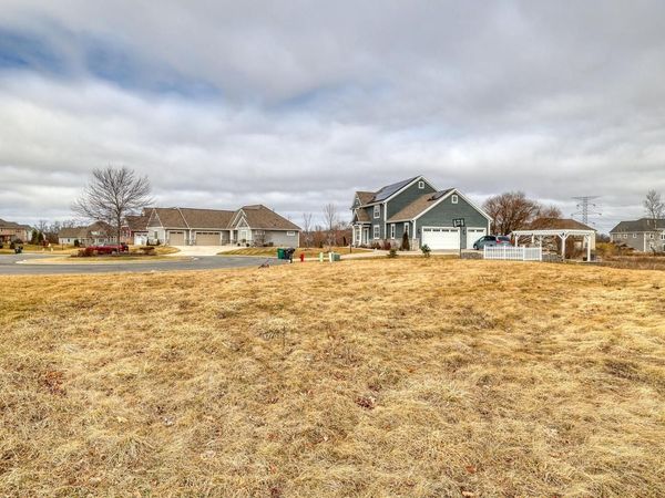 N57W19673 HOLLY COURT, Menomonee Falls, WI 53051