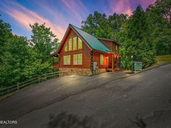 766 High Mountain Way, Gatlinburg, TN 37738