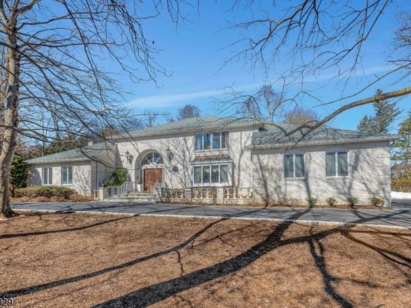 510 Hampton Hill Rd, Franklin Lakes, NJ 07417