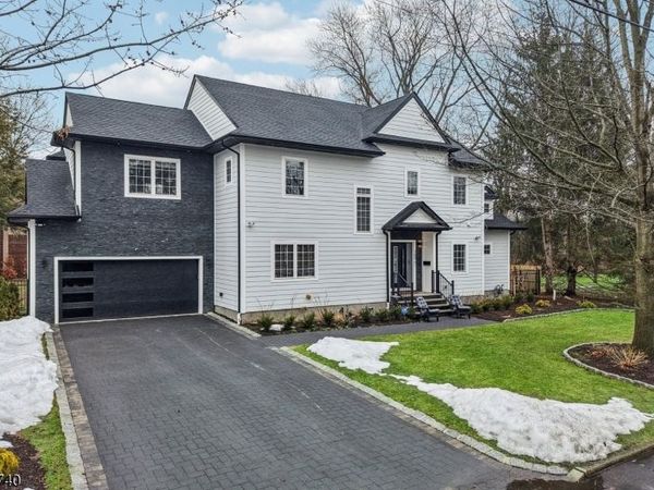 109 Arbor Dr, Hohokus, NJ 07423