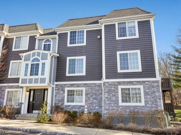 71 Village Dr, Morris, NJ 07960