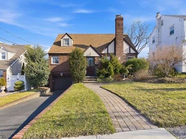 597 Penn Ave, Teaneck, NJ 07666