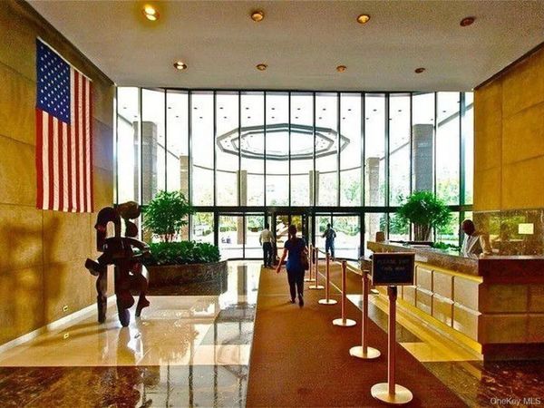 330 E 38th Street, Unit 10C, New York (Manhattan), NY 10016