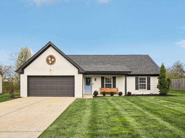 1049 Monticello Pl, Gallatin, TN 37066