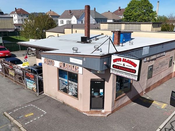 101 Nash Rd, New Bedford, MA 02746