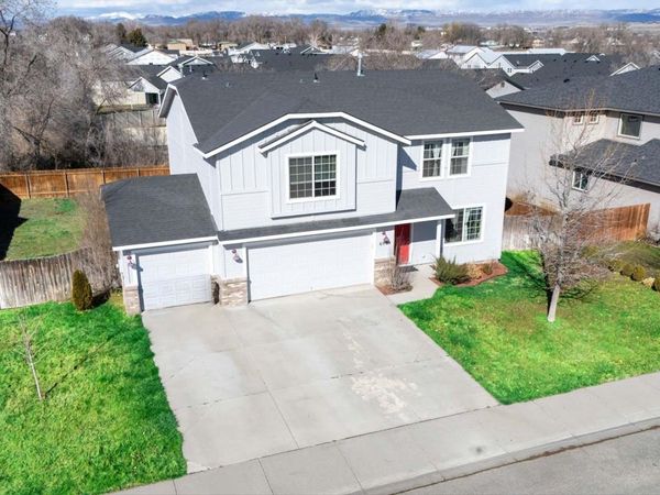 690 Sw Lago, Mountain Home, ID 83647