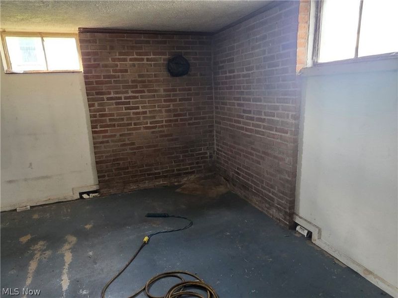 554 E Taggart Street, East Palestine, OH 44413 Photo 14