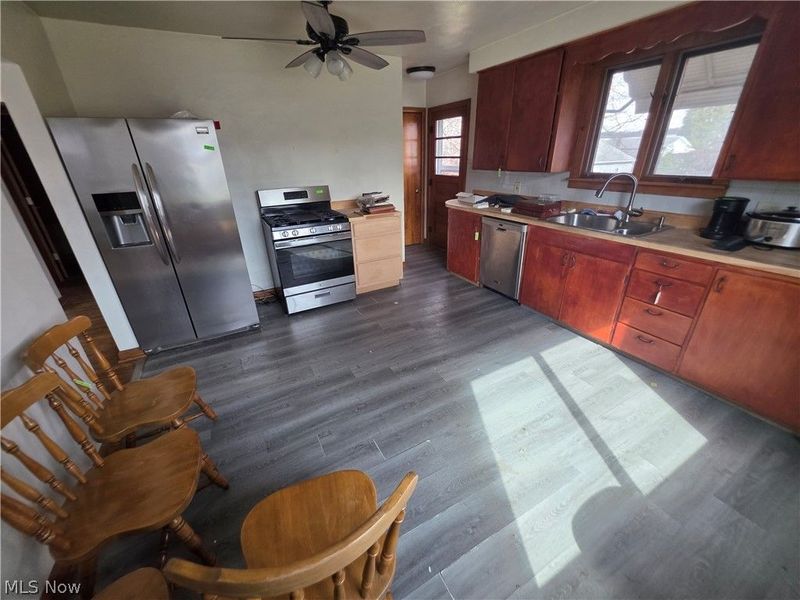 554 E Taggart Street, East Palestine, OH 44413 Photo 17