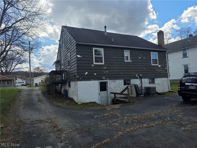 554 E Taggart Street, East Palestine, OH 44413 Photo 9