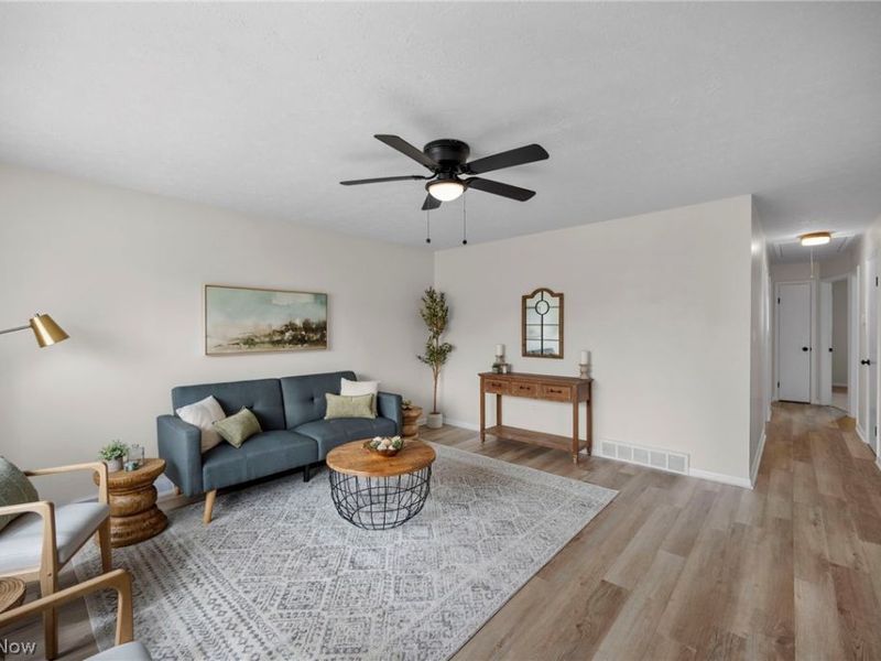 6810 Belmere Drive , Parma, OH 44129 Photo 2