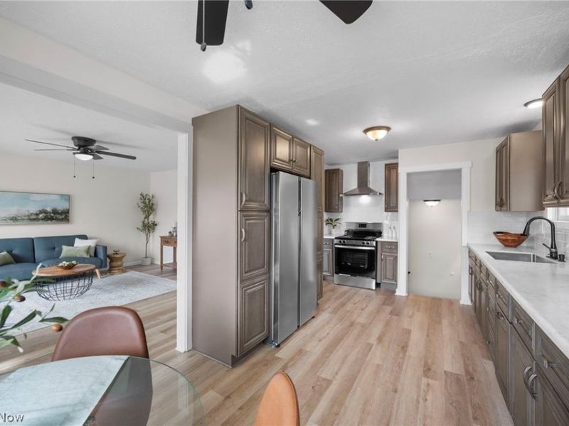 6810 Belmere Drive , Parma, OH 44129 Photo 3