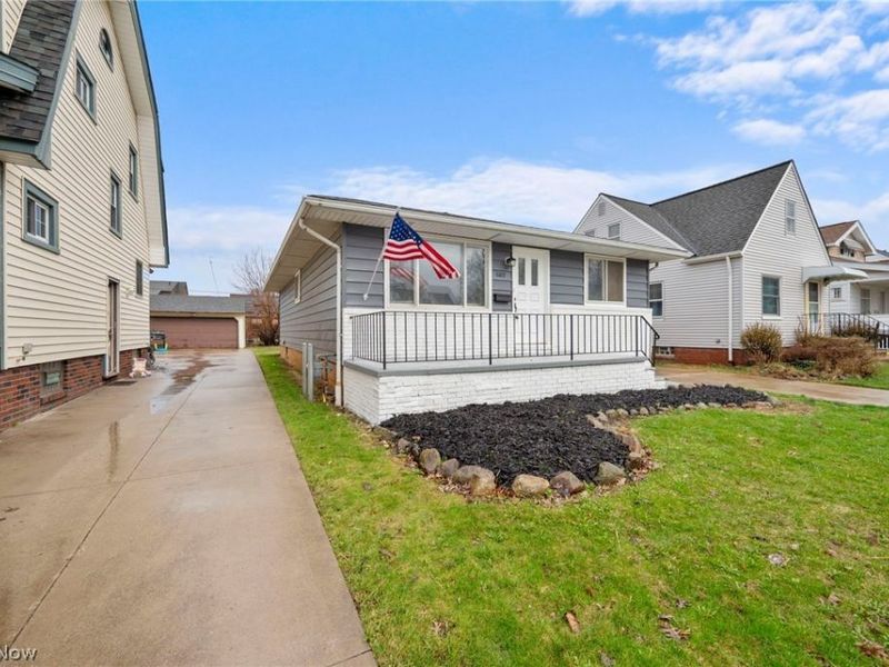 6810 Belmere Drive , Parma, OH 44129 Photo 7