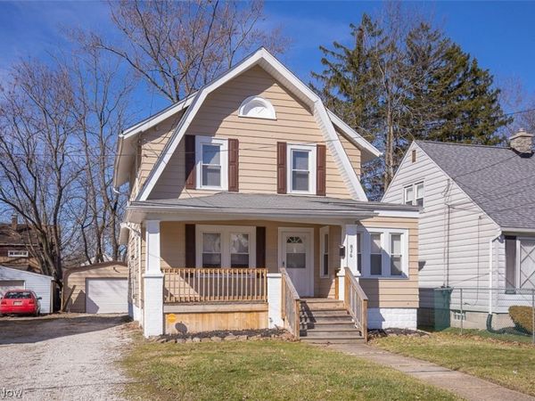 826 Dover Avenue , Akron, OH 44320