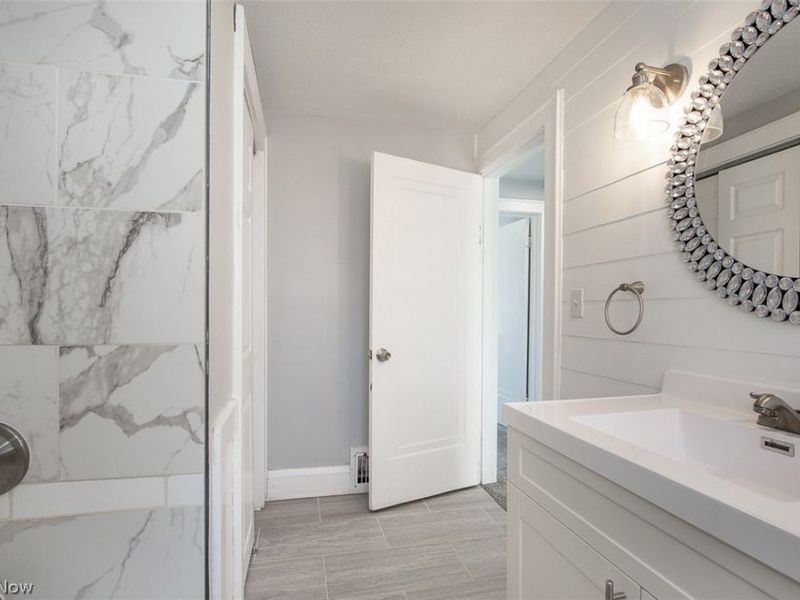 826 Dover Avenue, Akron, OH 44320 Photo 17