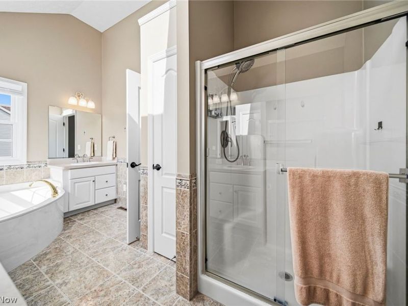 27067 Sanctuary Lane, Olmsted Township, OH 44138 Photo 19