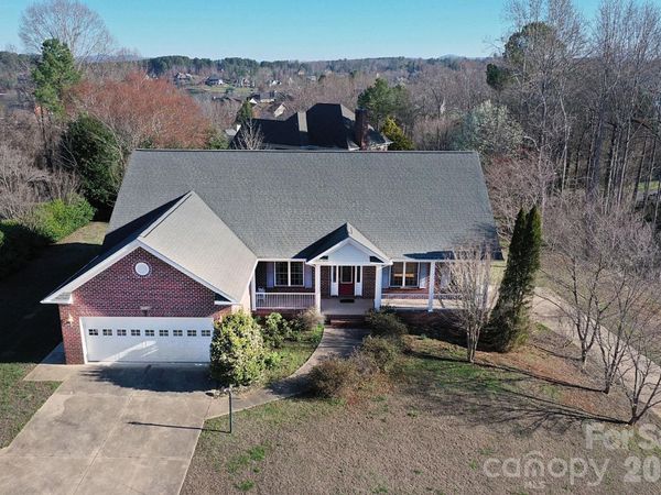 640 40th Avenue Lane NW, Hickory, NC 28601
