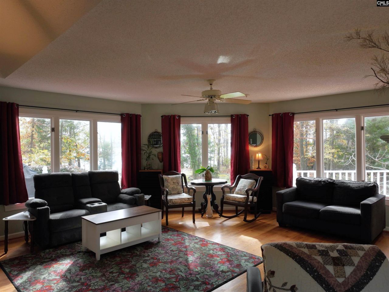 97 Lake Point Drive  Photo 11