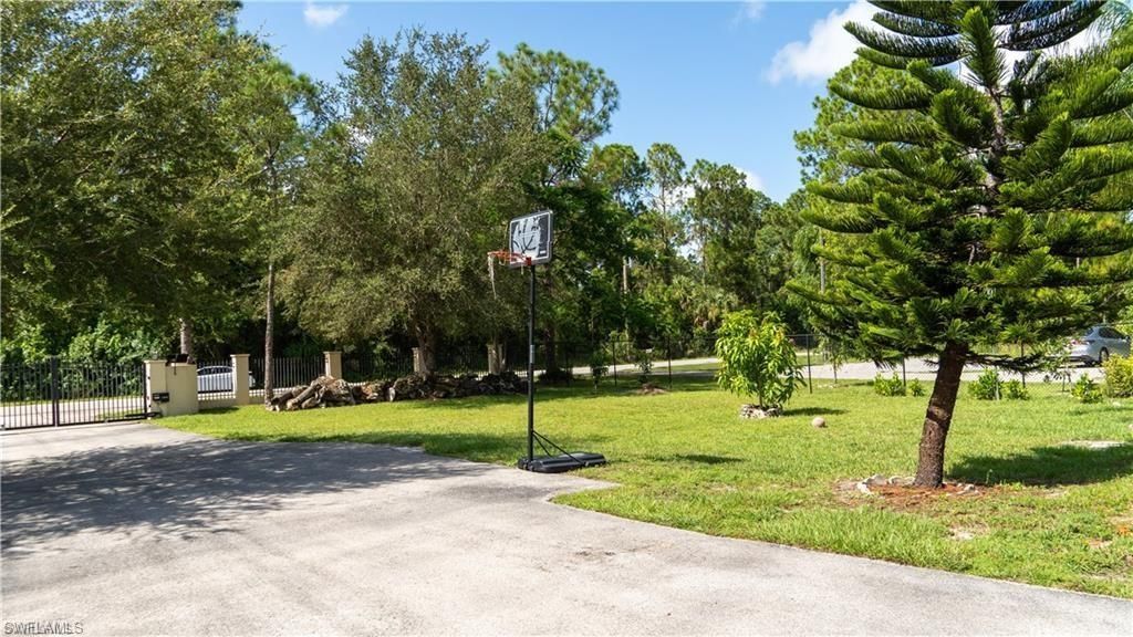 2041 24th Ave Ne, Naples, FL 34120 Photo