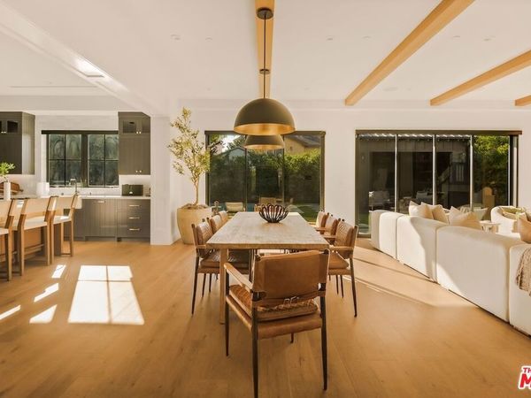 4261 Denny Avenue, Toluca Lake, CA 91602