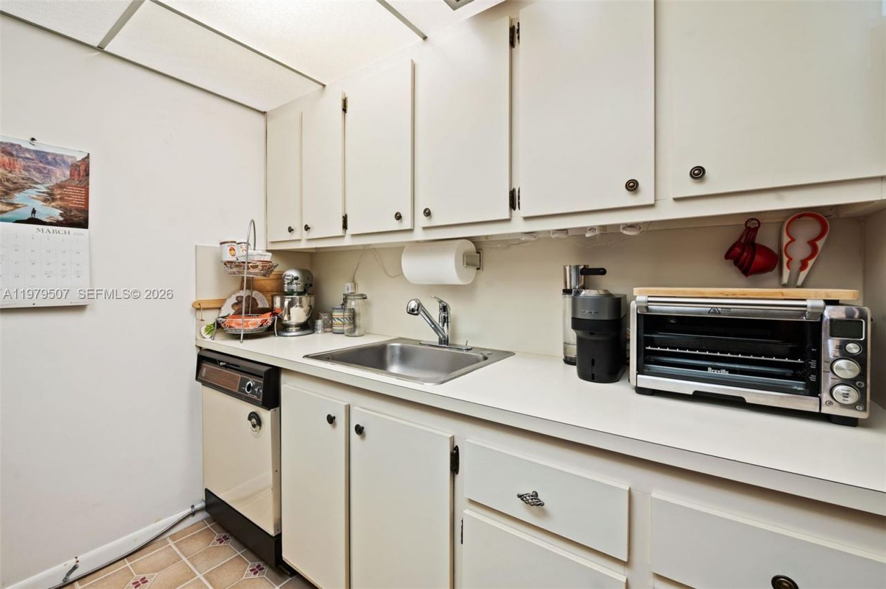 13255 SW 7th Ct, Unit 111D, Pembroke Pines, FL 33027 Photo