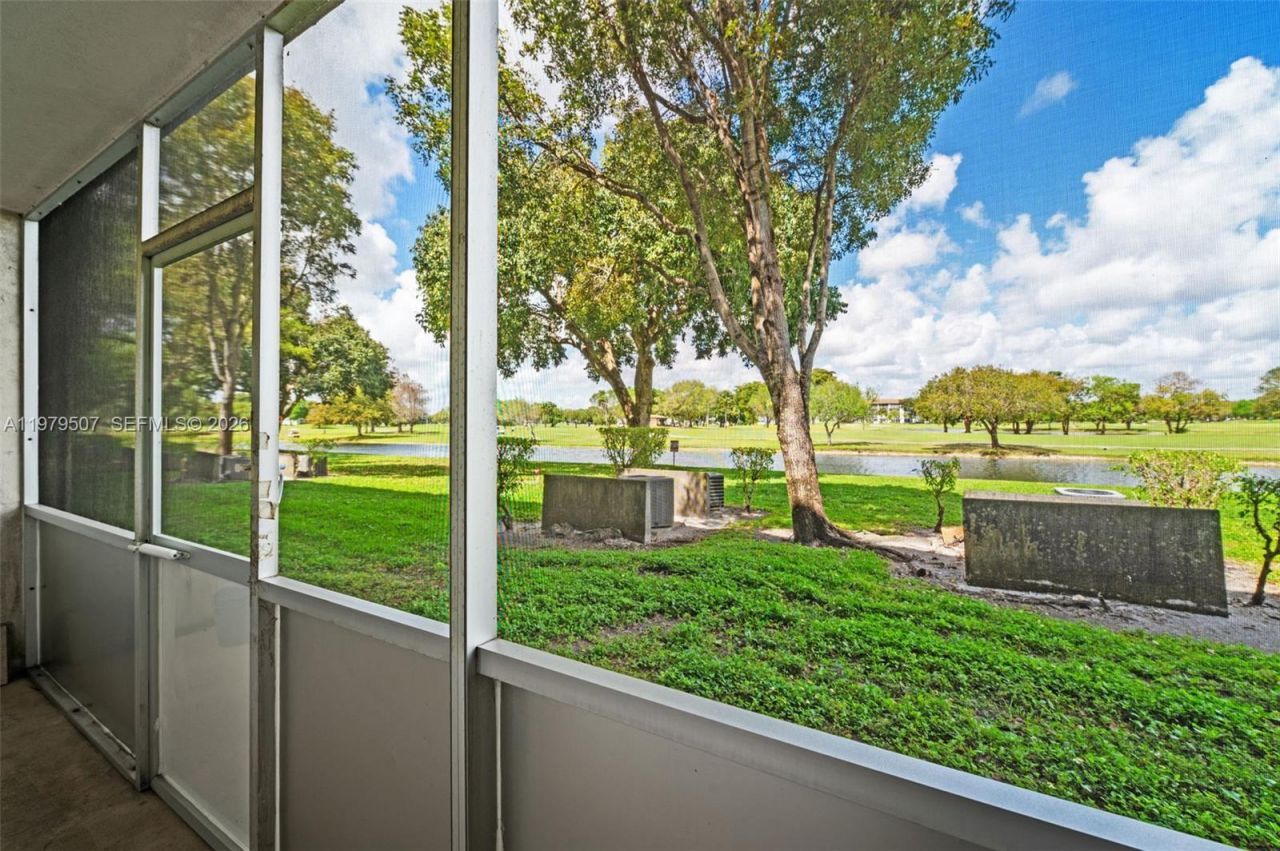 13255 SW 7th Ct, Unit 111D, Pembroke Pines, FL 33027 Photo