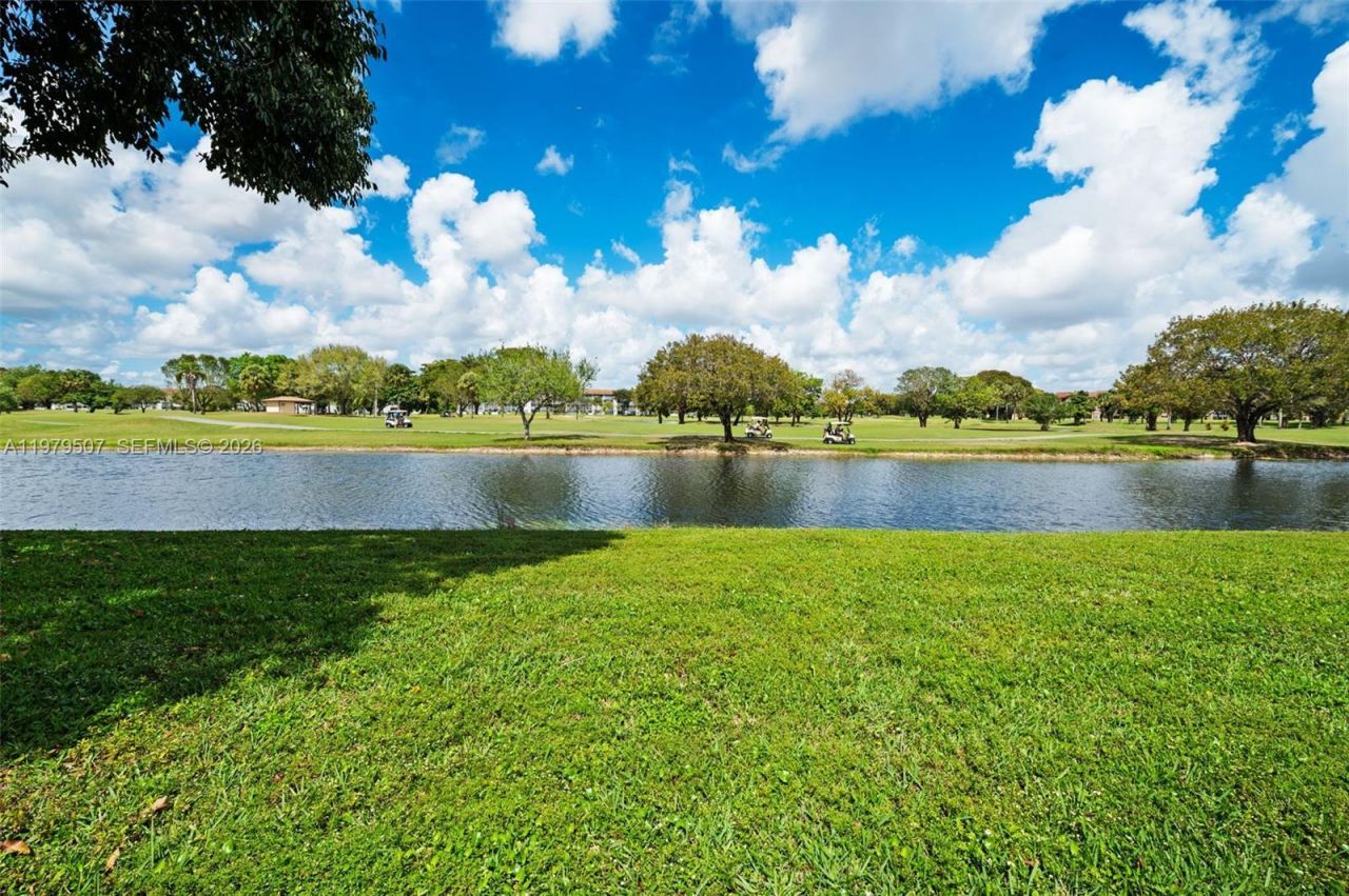 13255 SW 7th Ct, Unit 111D, Pembroke Pines, FL 33027 Photo