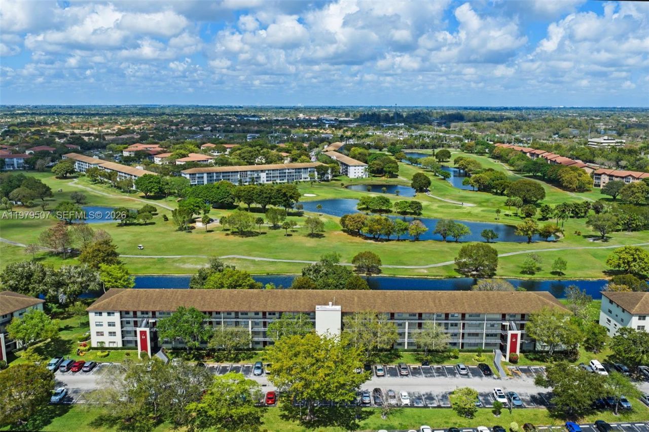 13255 SW 7th Ct, Unit 111D, Pembroke Pines, FL 33027 Photo