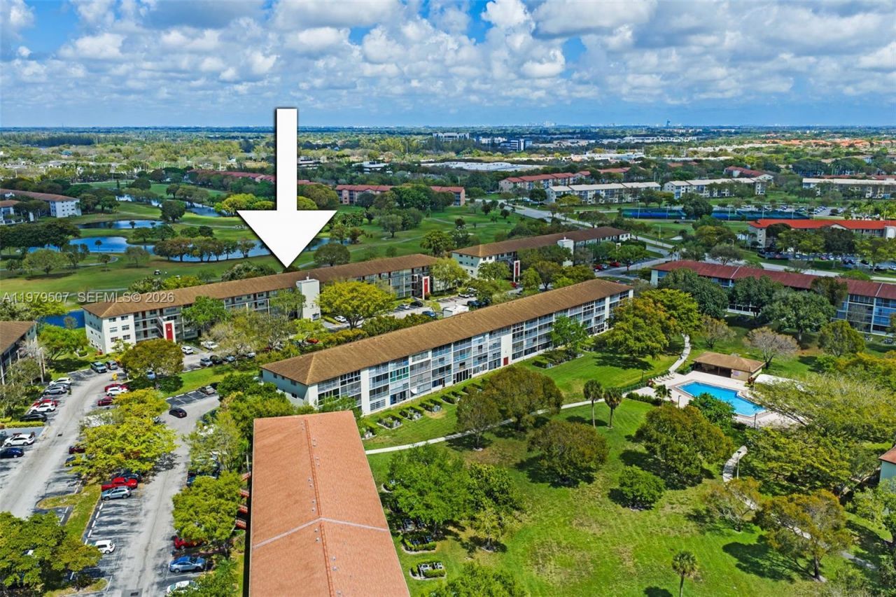 13255 SW 7th Ct, Unit 111D, Pembroke Pines, FL 33027 Photo