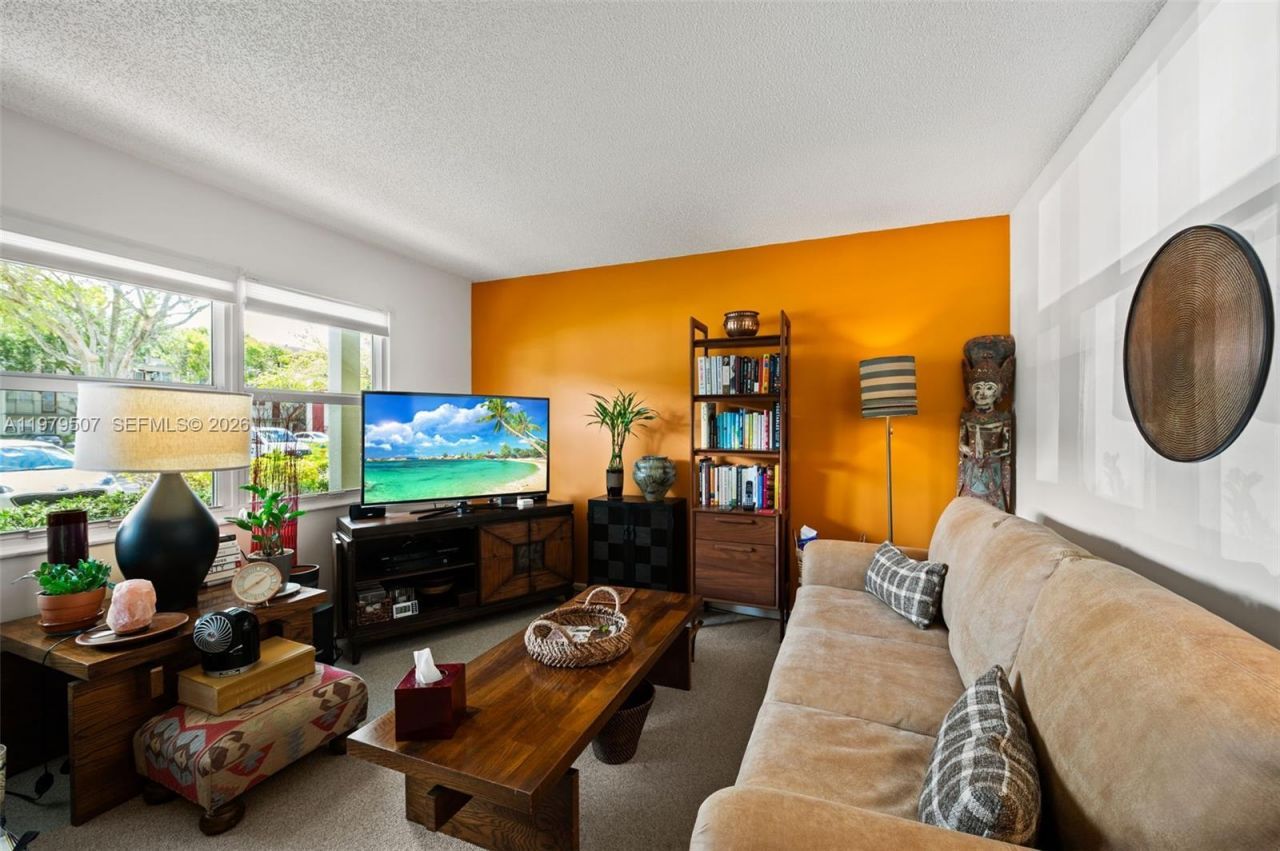 13255 SW 7th Ct, Unit 111D, Pembroke Pines, FL 33027 Photo