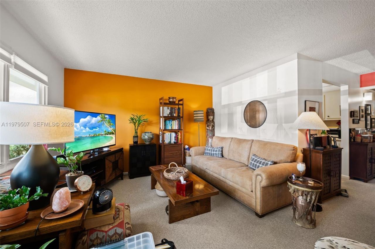 13255 SW 7th Ct, Unit 111D, Pembroke Pines, FL 33027 Photo