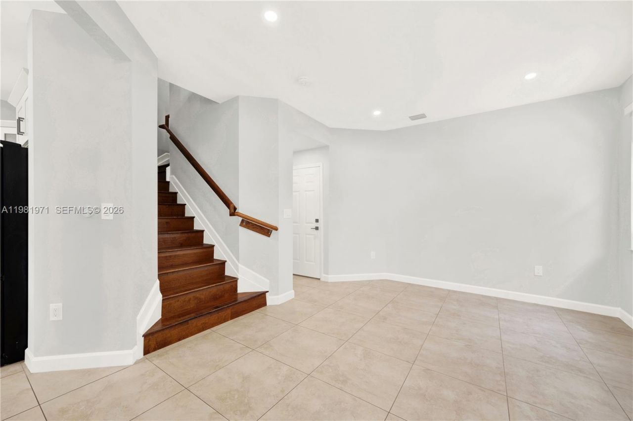 5880 NW 104th Path , Doral, FL 33178 Photo
