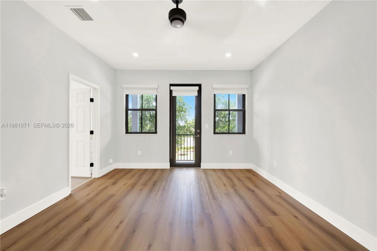 5880 NW 104th Path , Doral, FL 33178 Photo