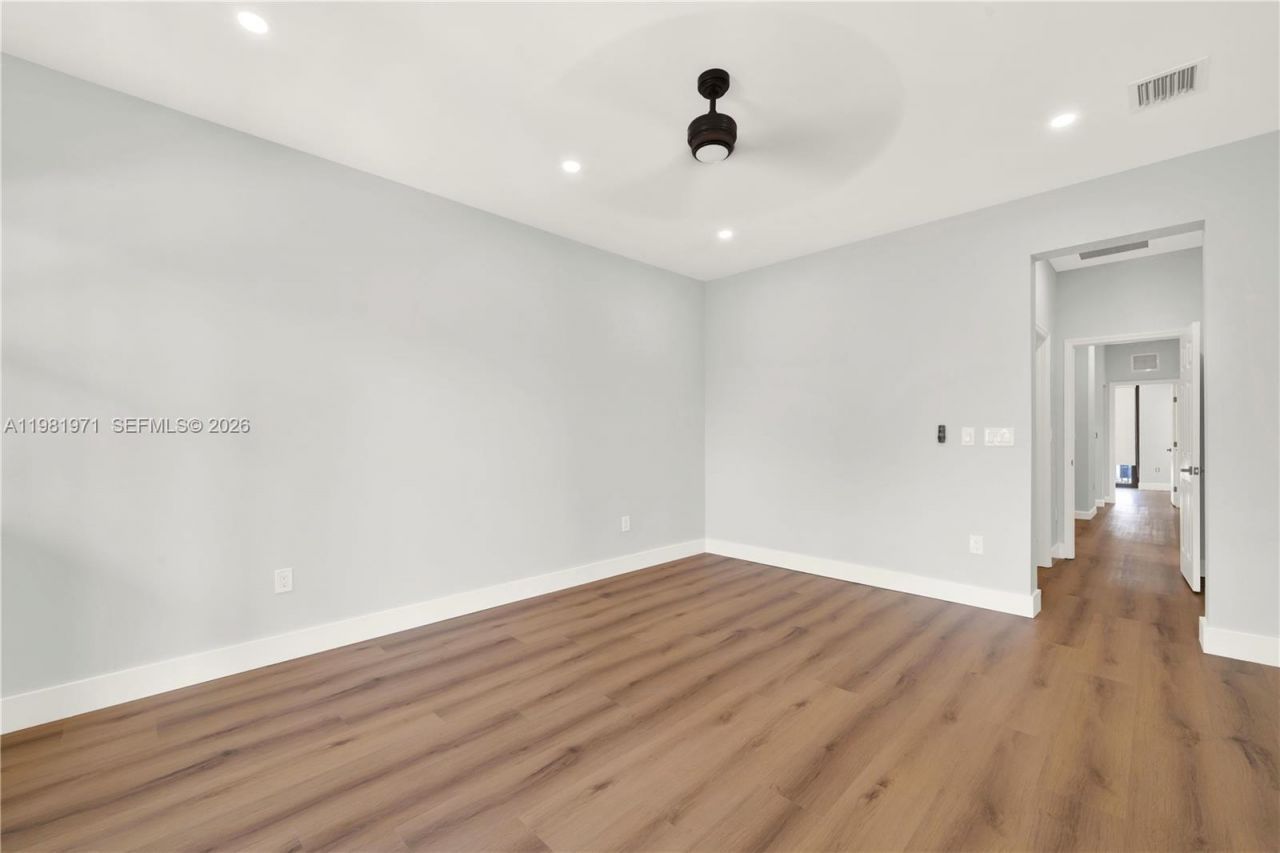 5880 NW 104th Path , Doral, FL 33178 Photo