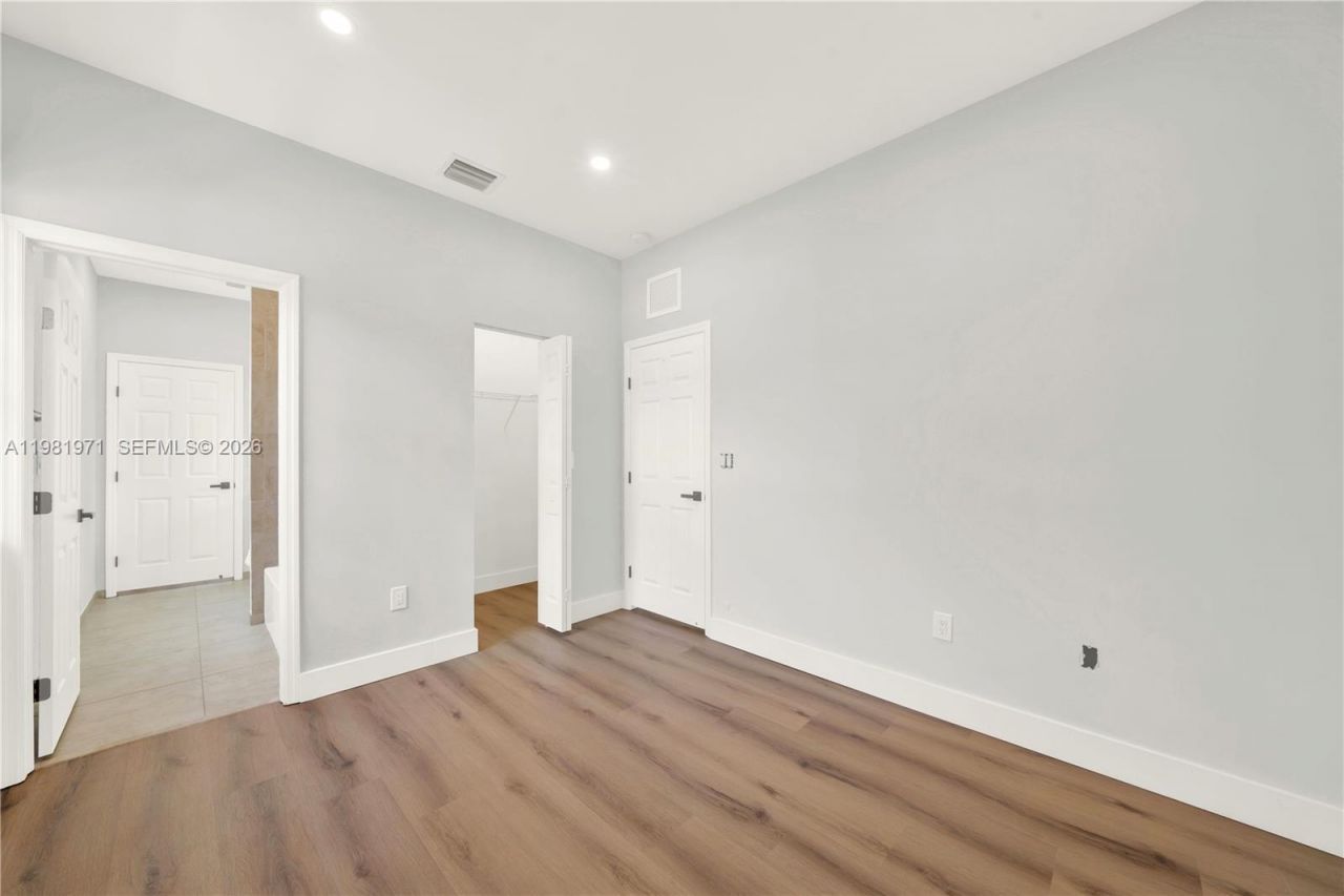 5880 NW 104th Path , Doral, FL 33178 Photo