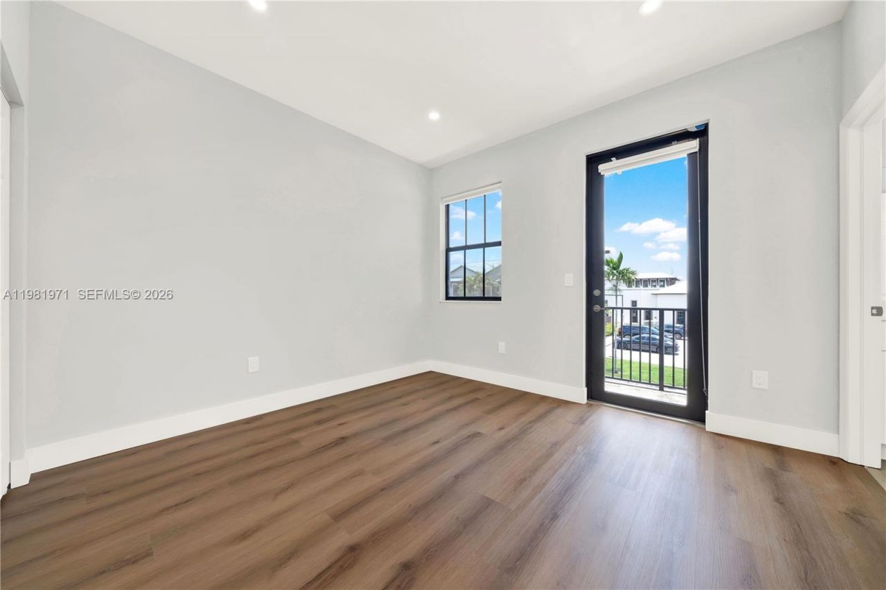 5880 NW 104th Path , Doral, FL 33178 Photo