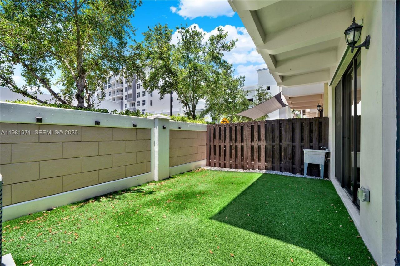 5880 NW 104th Path , Doral, FL 33178 Photo