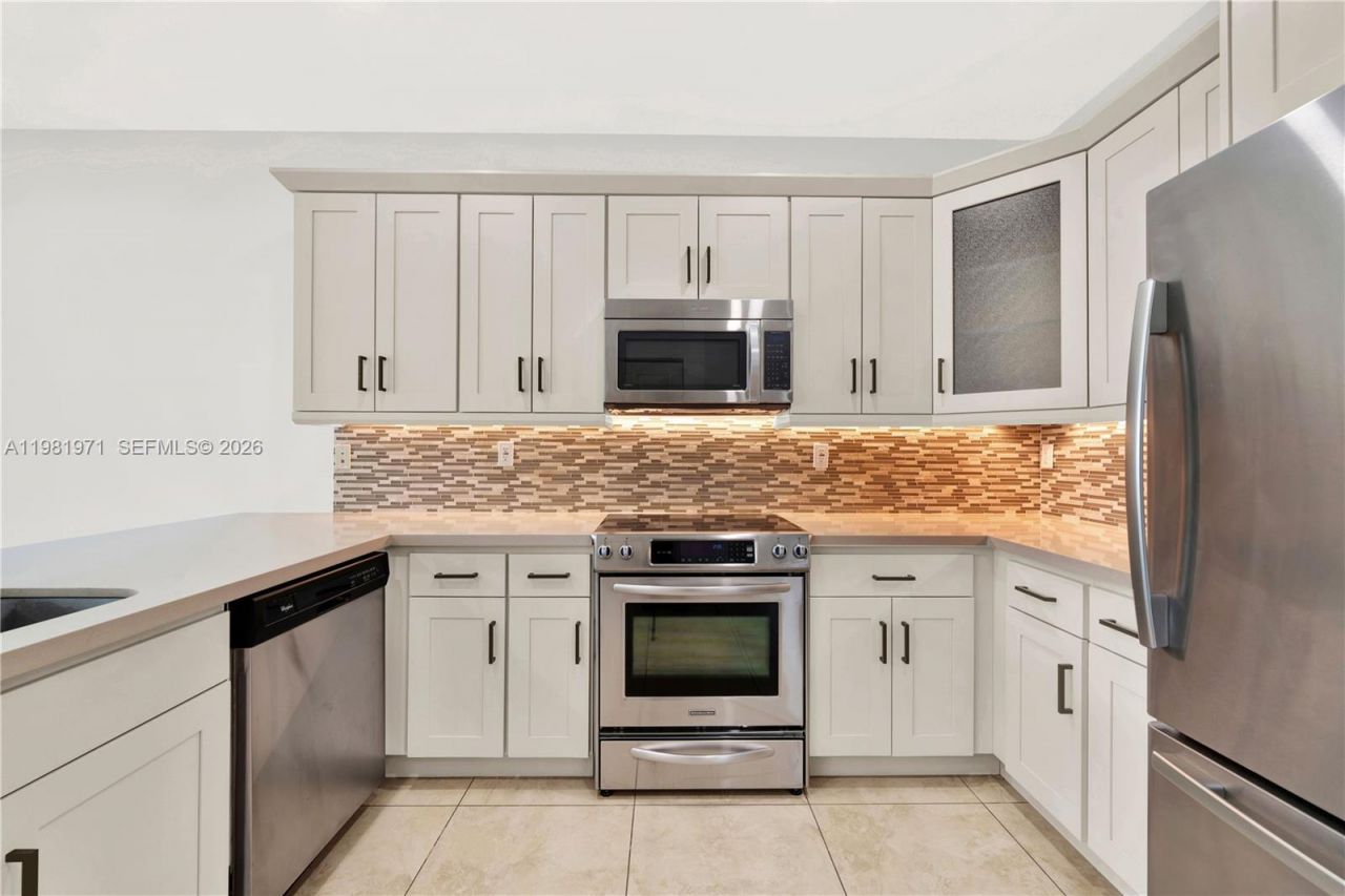 5880 NW 104th Path , Doral, FL 33178 Photo