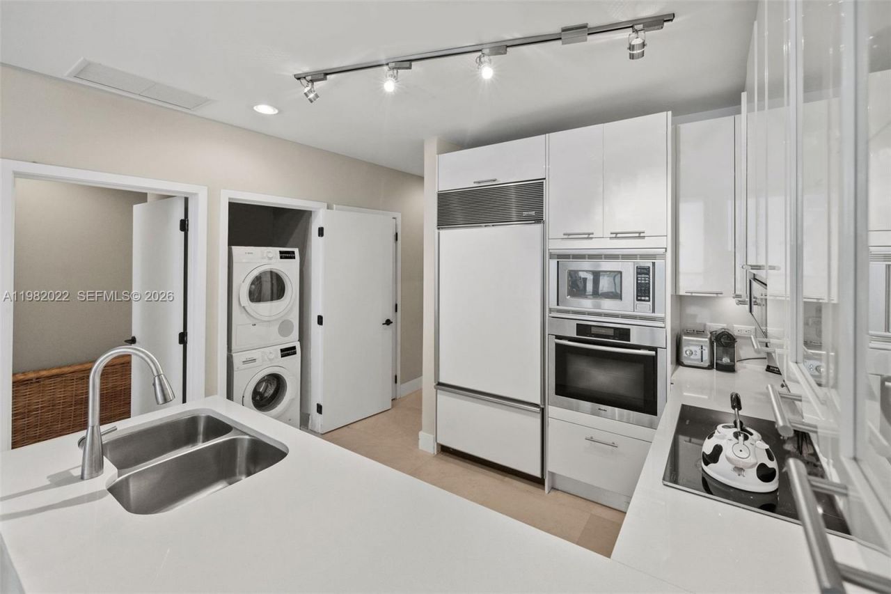 6799 Collins Ave , Unit 209, Miami Beach, FL 33141 Photo