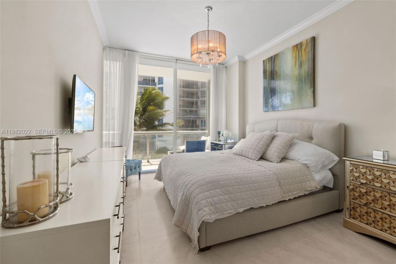 6799 Collins Ave , Unit 209, Miami Beach, FL 33141 Photo