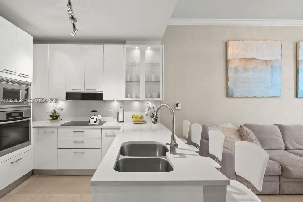 6799 Collins Ave , Unit 209, Miami Beach, FL 33141 Photo